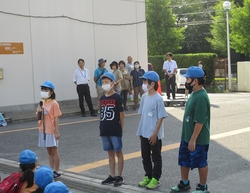 出発のつどいです。