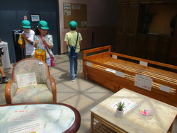 展示されたものについて職員の方の説明を聞きました