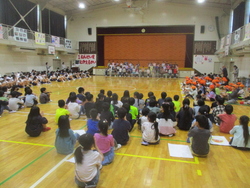 全校で楽しい会でした。