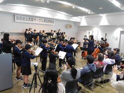 日の出公民館での演奏