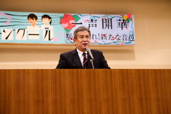 講師