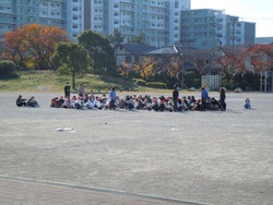 20241126　スポット避難訓練です。児童には申し訳ないのですが、業間休みの避難訓練でした。災害は授業中にやってくるとは限りません。