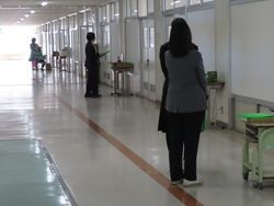 下校