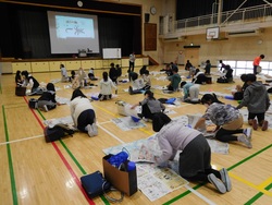 2024.12.14　4年生書初め授業
