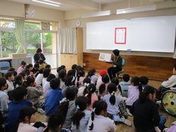 読み聞かせの様子