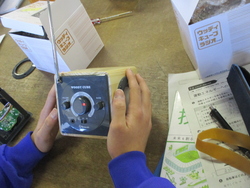 2年生技術　ラジオの製作