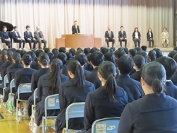 離任
