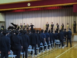 離任