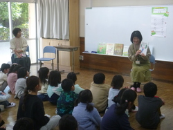 読み聞かせの様子