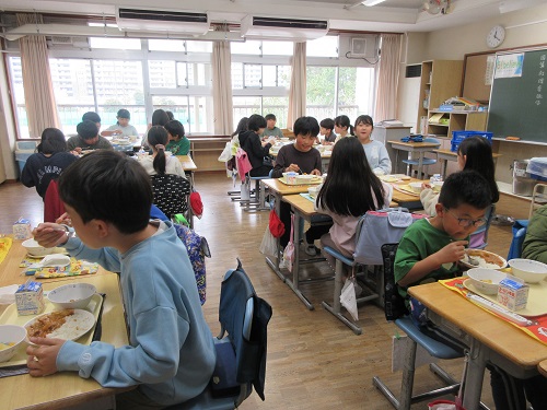 給食