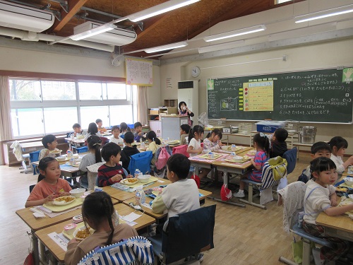 給食
