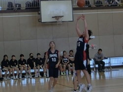 女バス