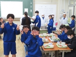 給食
