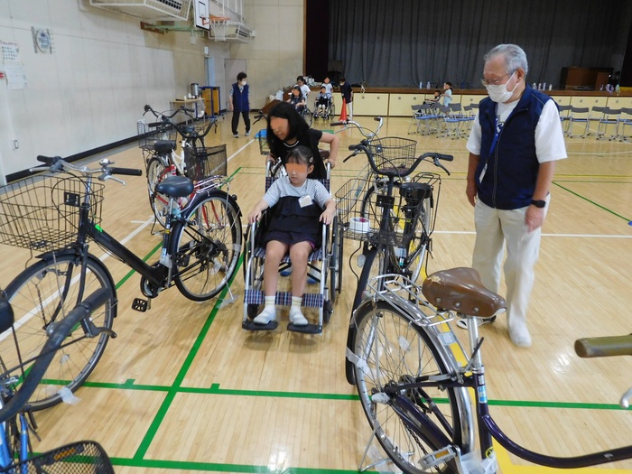 2025.07.17　4年生　白杖・車いす体験