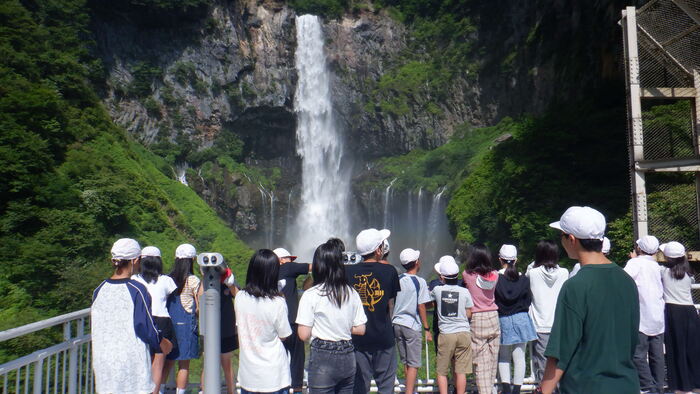 修学旅行華厳の滝
