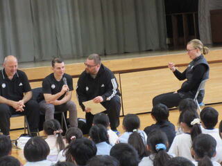 自己紹介をする選手の方