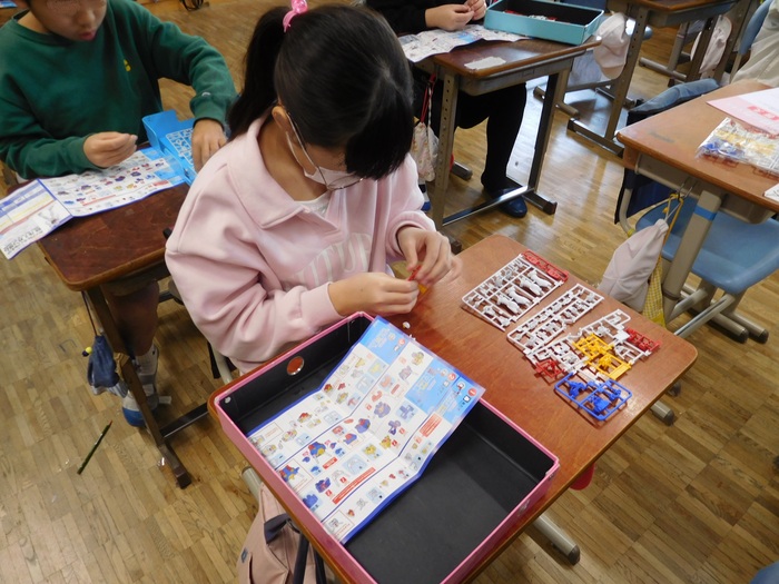 2025.11.20　5年生　ガンプラ作る！