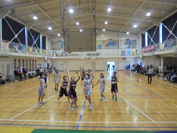 ミニバスの試合をしているところ