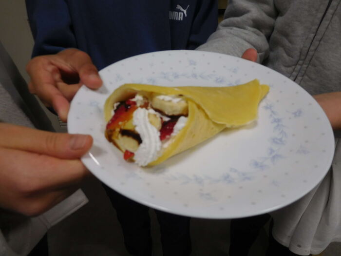 2026.03.03 6年生クレープづくり