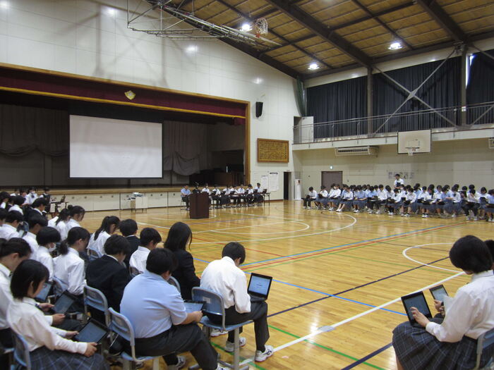 生徒総会の様子の写真