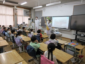 全体で講話