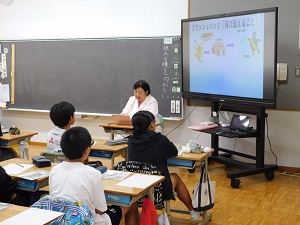 講師