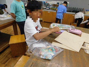 磨く